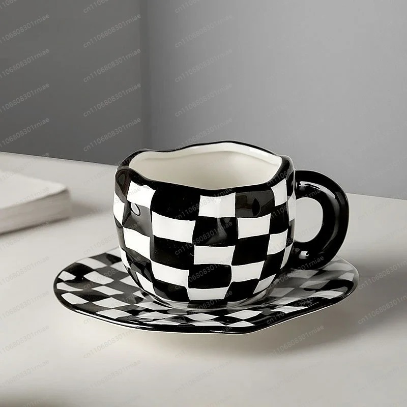 Tazza da Caffè e Piattino in C - Alternative To Coffee And Tea recensione e prezzo
