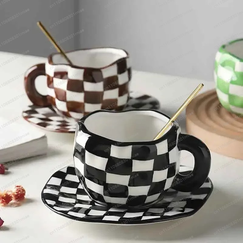 Tazza da Caffè e Piattino in C - Alternative To Coffee And Tea recensione e prezzo